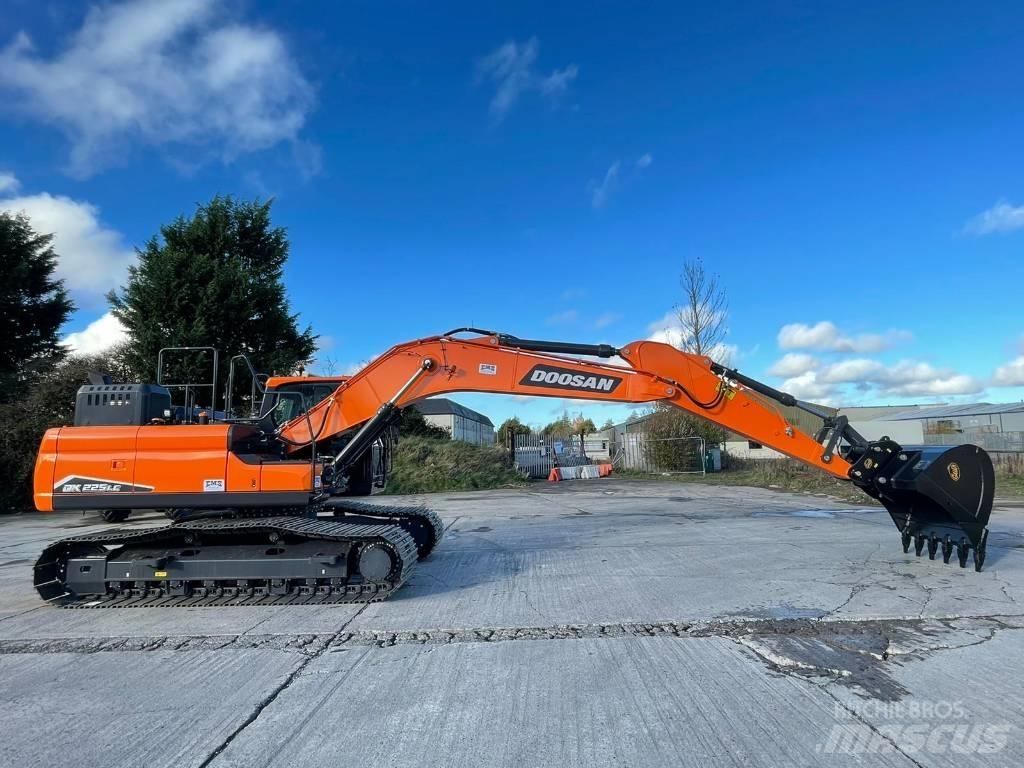 Doosan DX225LC-7 대형 굴삭기 29톤 이상