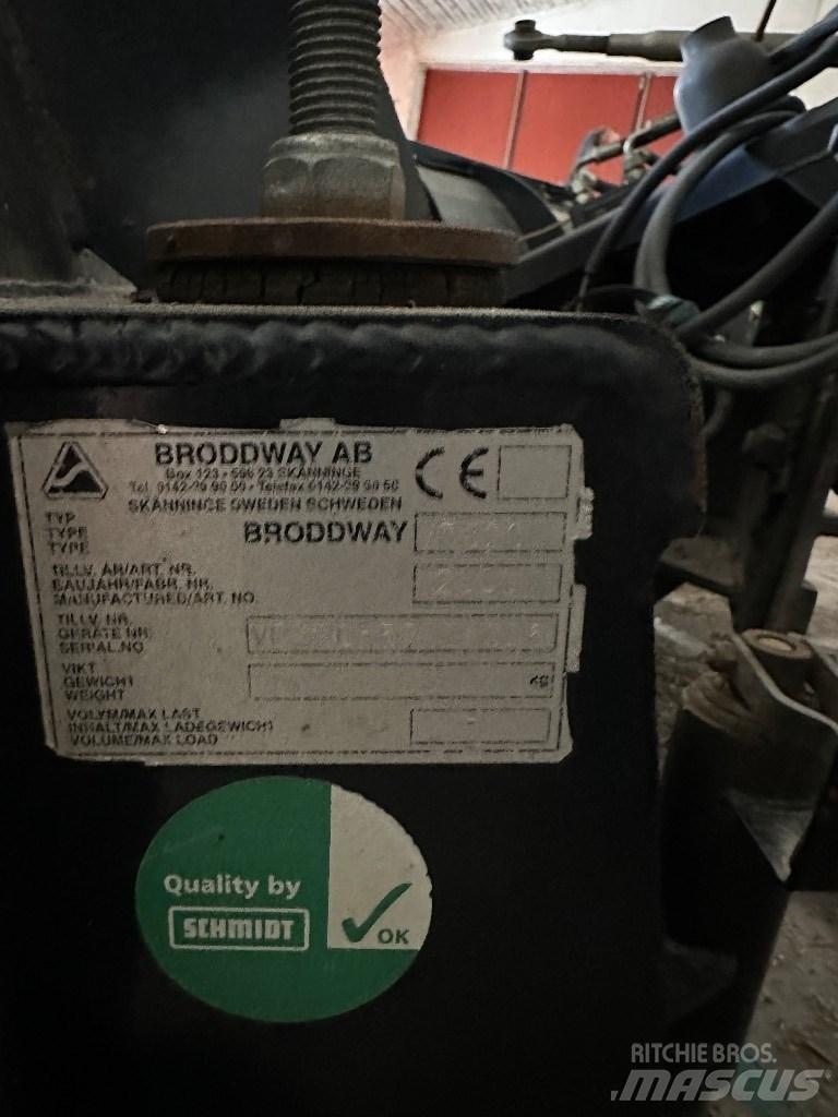 Gradmeko 320 v 제설 블레이드 및 제설기