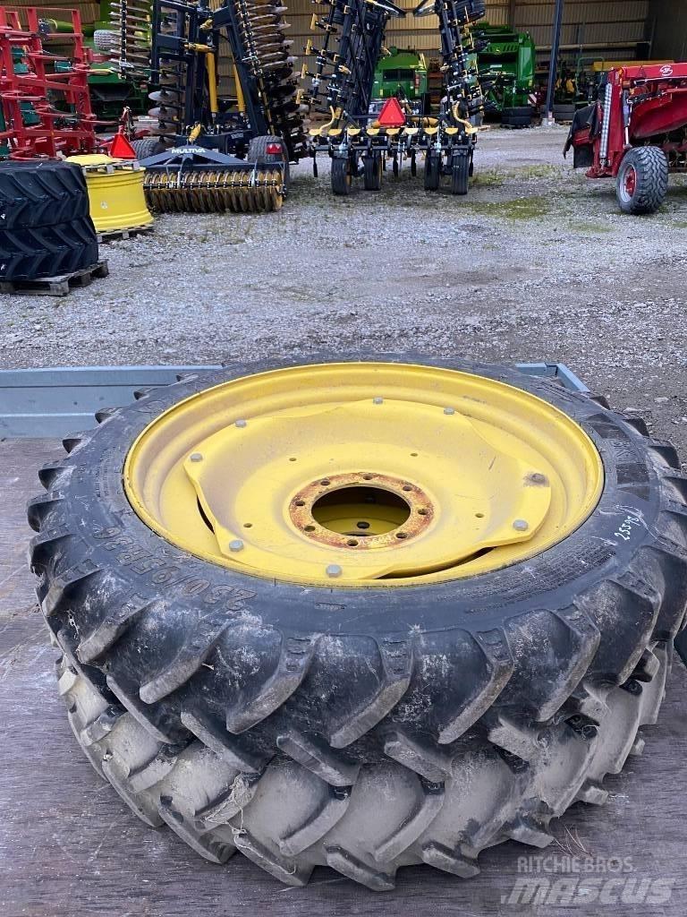 BKT 230/95R36 기타 트랙터 부속품