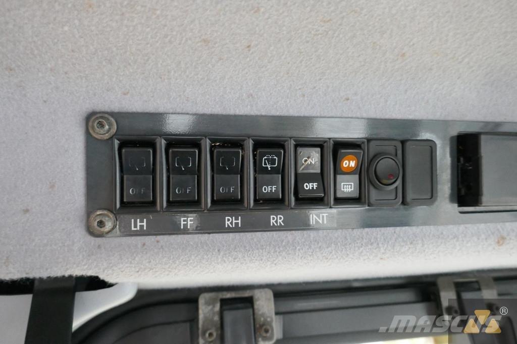 Komatsu D85PX-15 크롤러 도저