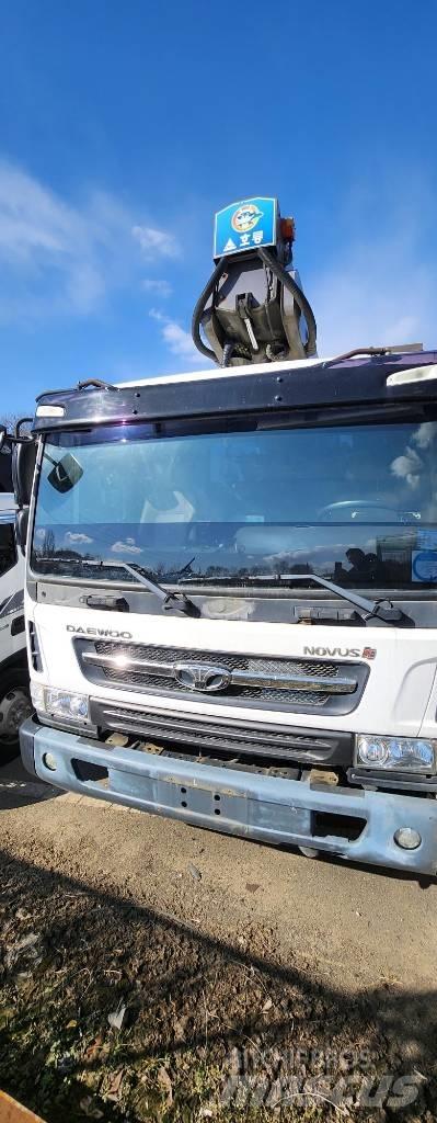 Horyong SKY 450 트럭 탑재 고소작업대