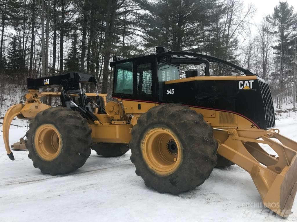 CAT 545 목재스키더