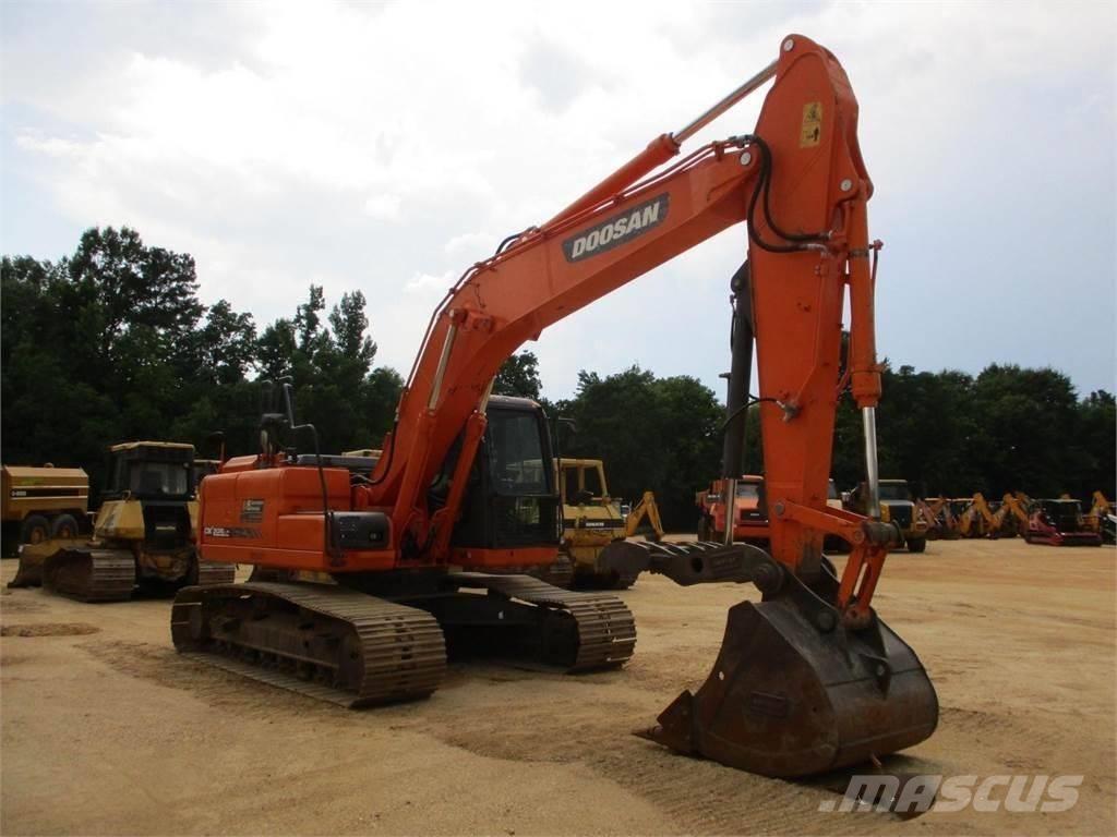 Doosan DX 225 대형 굴삭기 29톤 이상