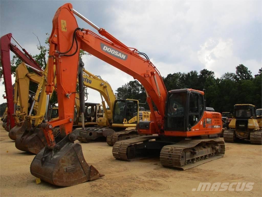 Doosan DX 225 대형 굴삭기 29톤 이상