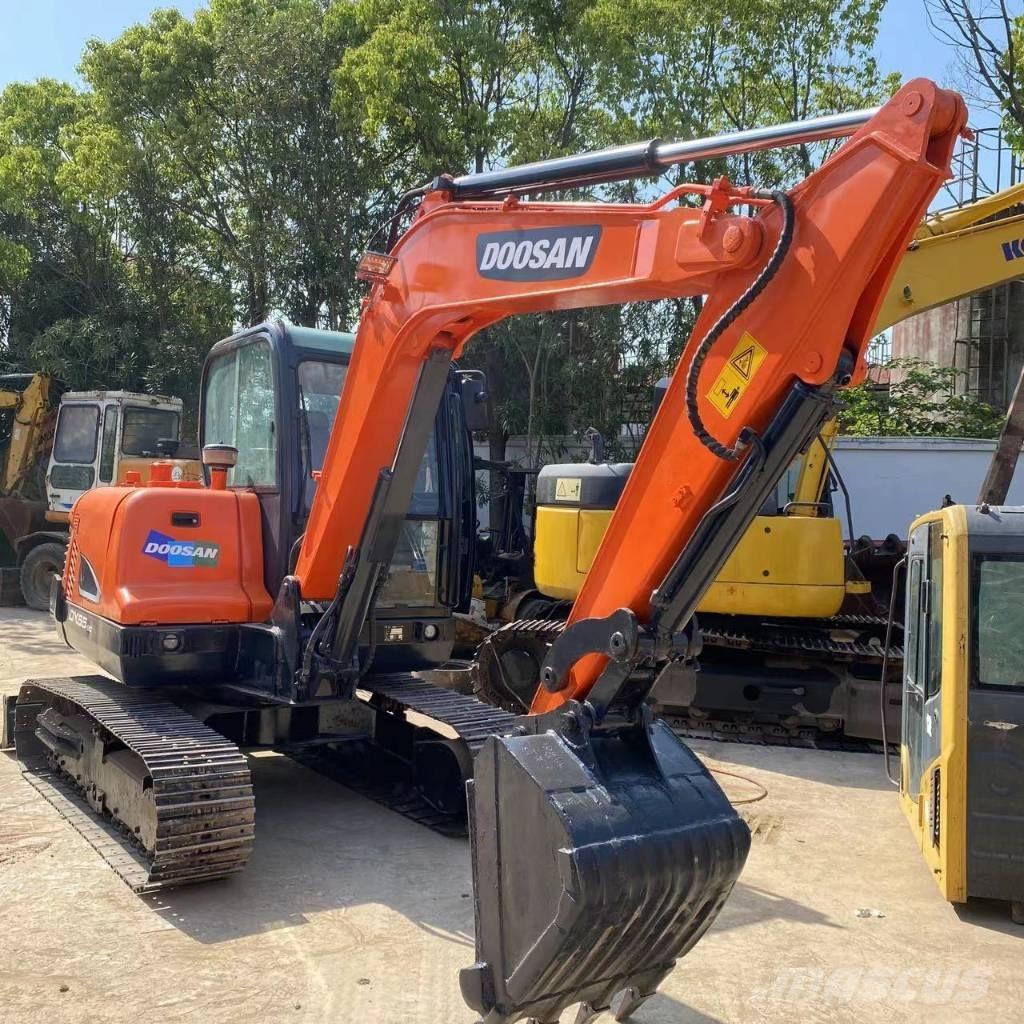 Doosan DX 55 소형 굴삭기 7톤 미만