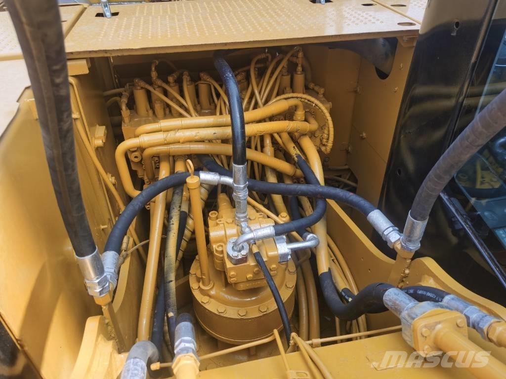CAT 320 D2 대형 굴삭기 29톤 이상