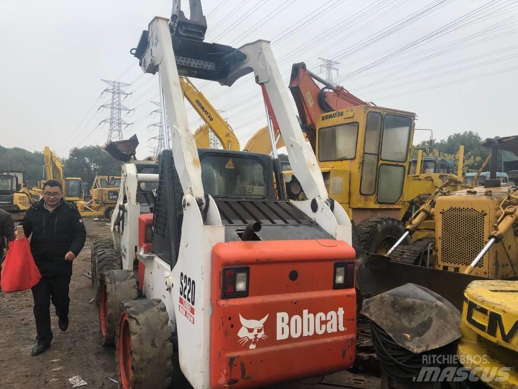 Bobcat S 220  스키드로더