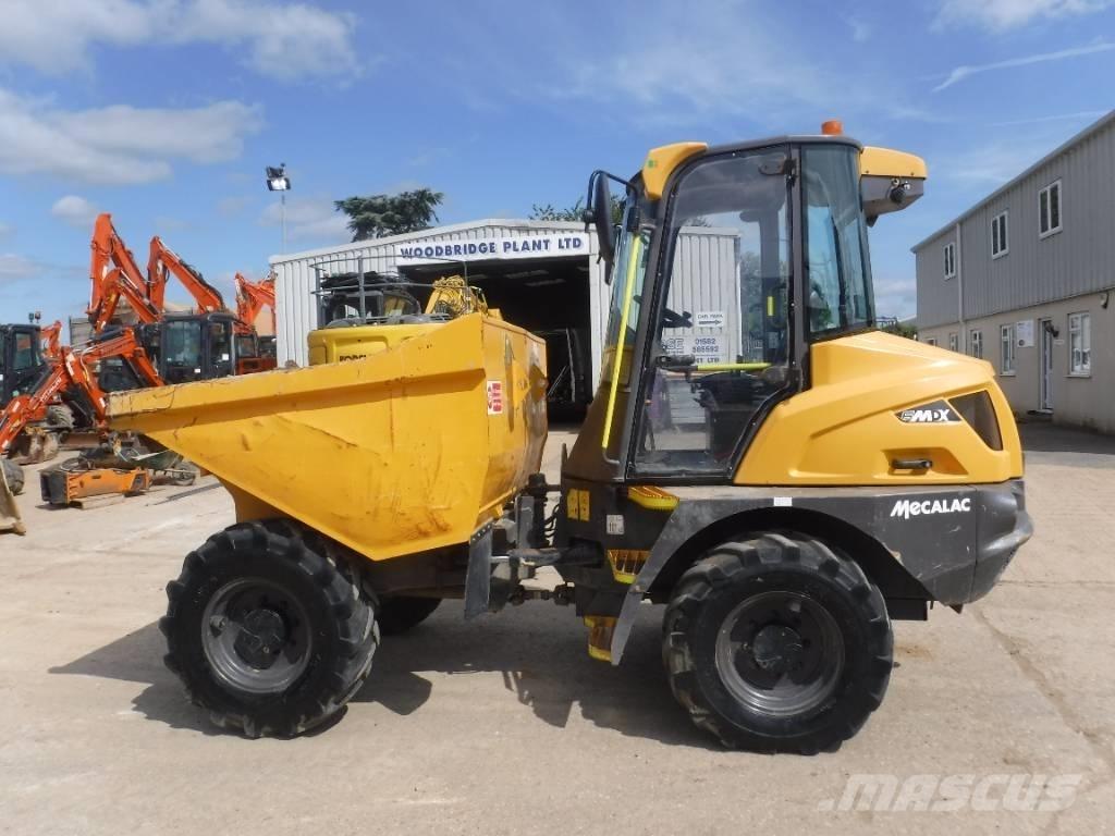 Mecalac 6 MDX 건설현장 덤프트럭