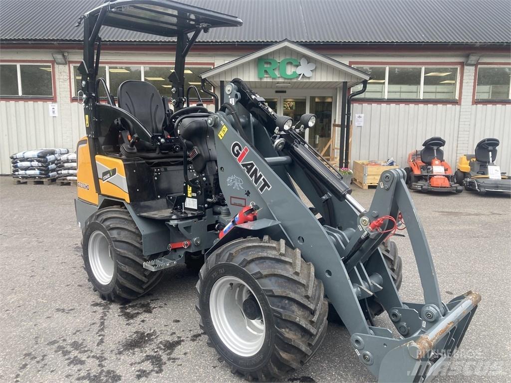 GiANT G2300HD 다목적 로더