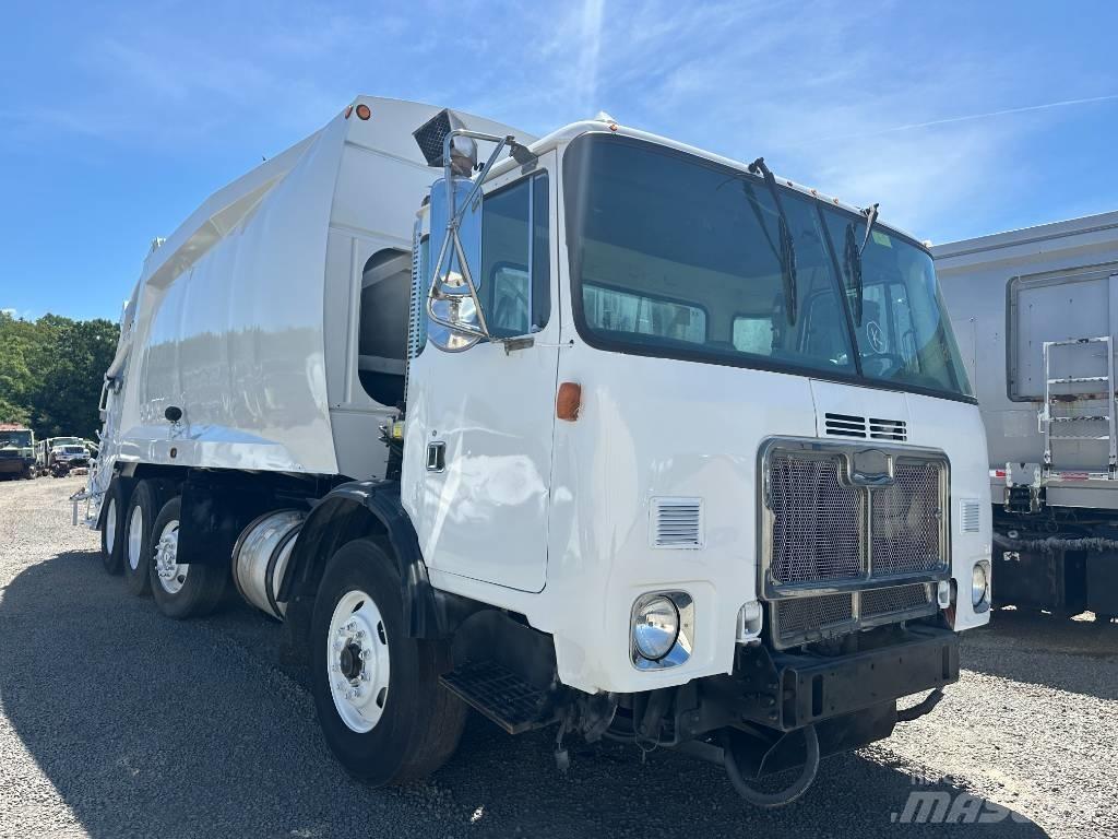 Autocar 32 Yd 폐기물 수거 트럭