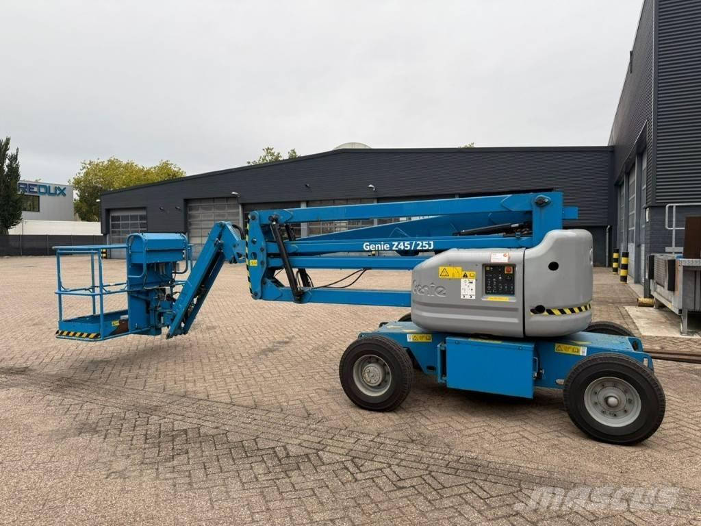 Genie Z 45/25 J DC 관절형 전동이동 리프트
