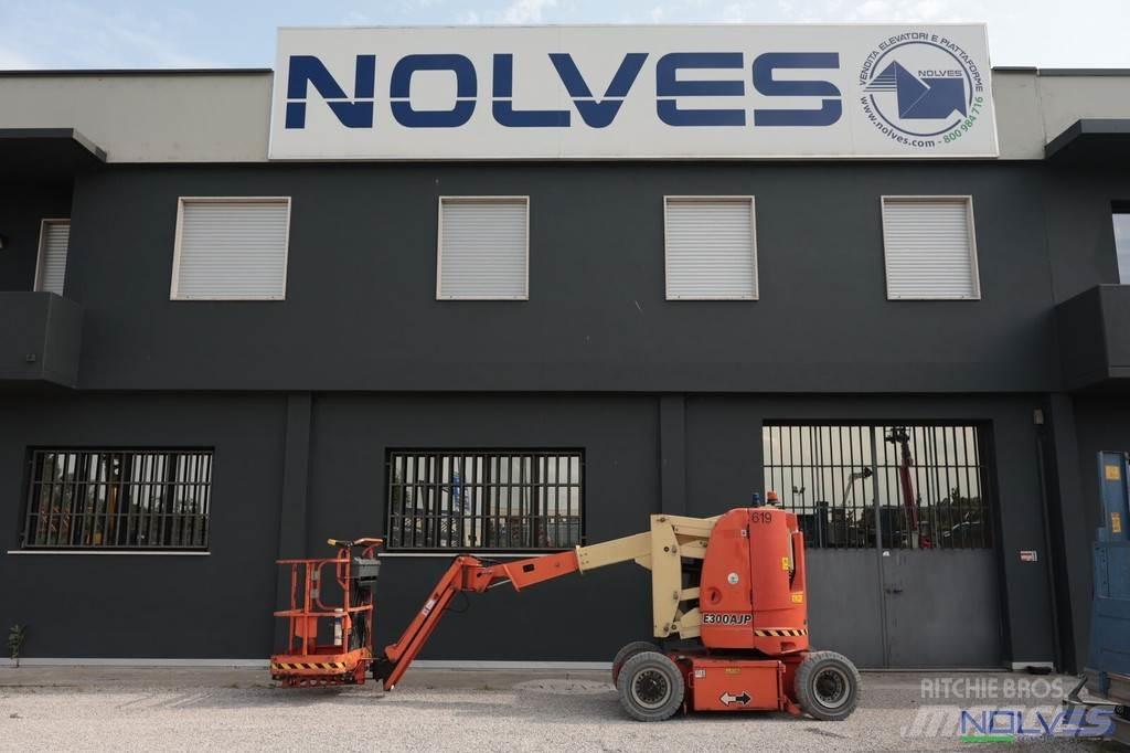 JLG E300AJP 관절형 전동이동 리프트