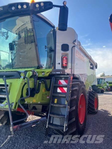 CLAAS TRION 750 콤바인 수확기