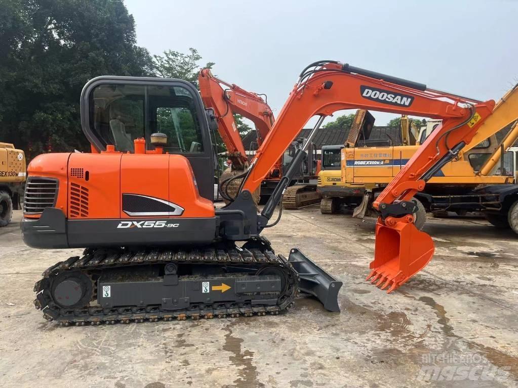 Doosan DX55-9C 소형 굴삭기 7톤 미만
