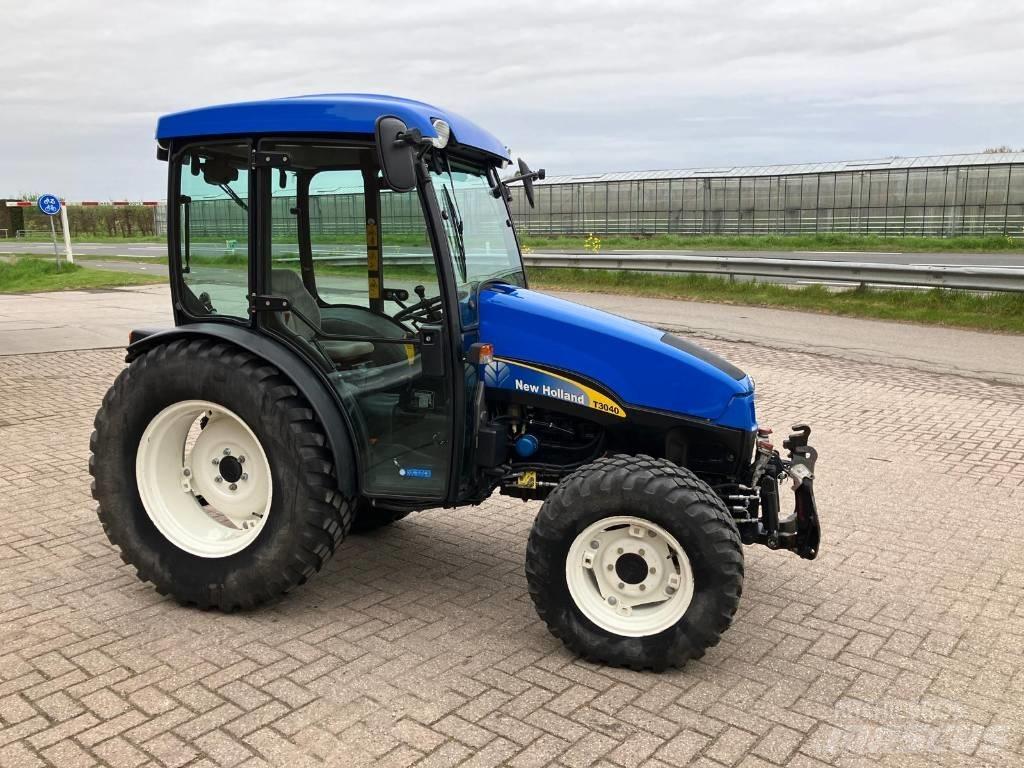 New Holland 3040 트랙터