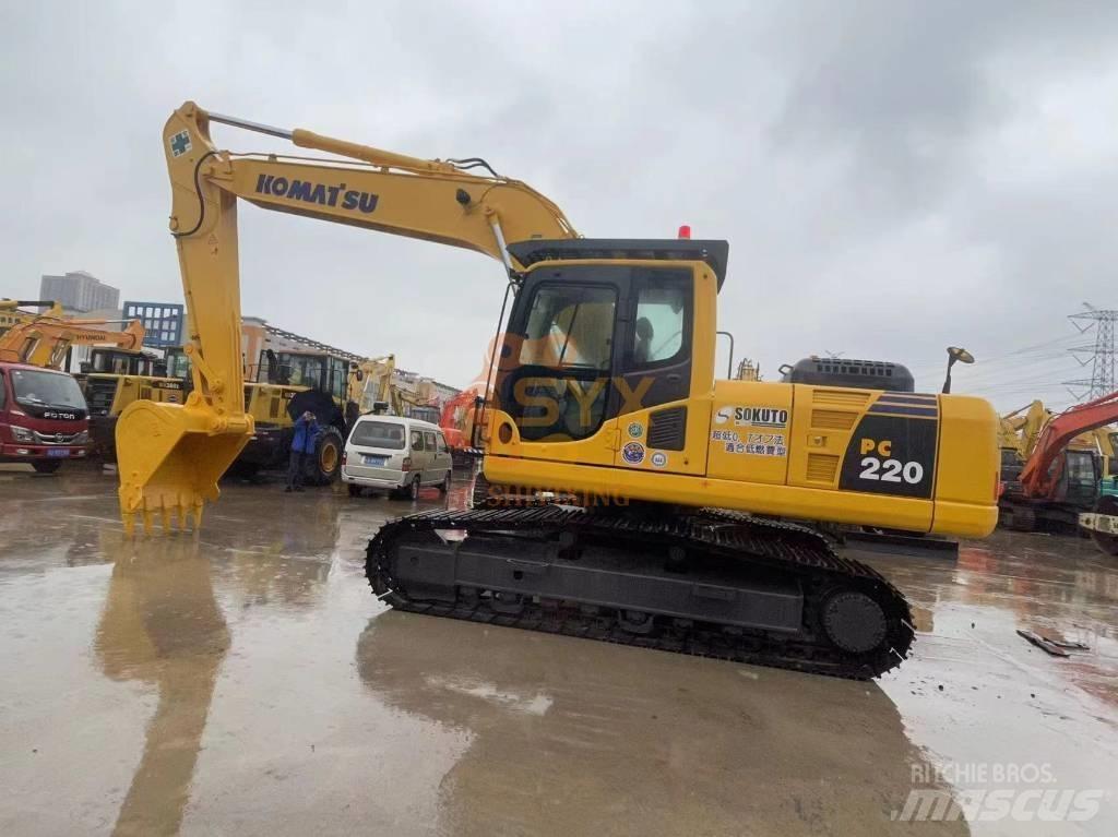 Komatsu PC 220-7 대형 굴삭기 29톤 이상