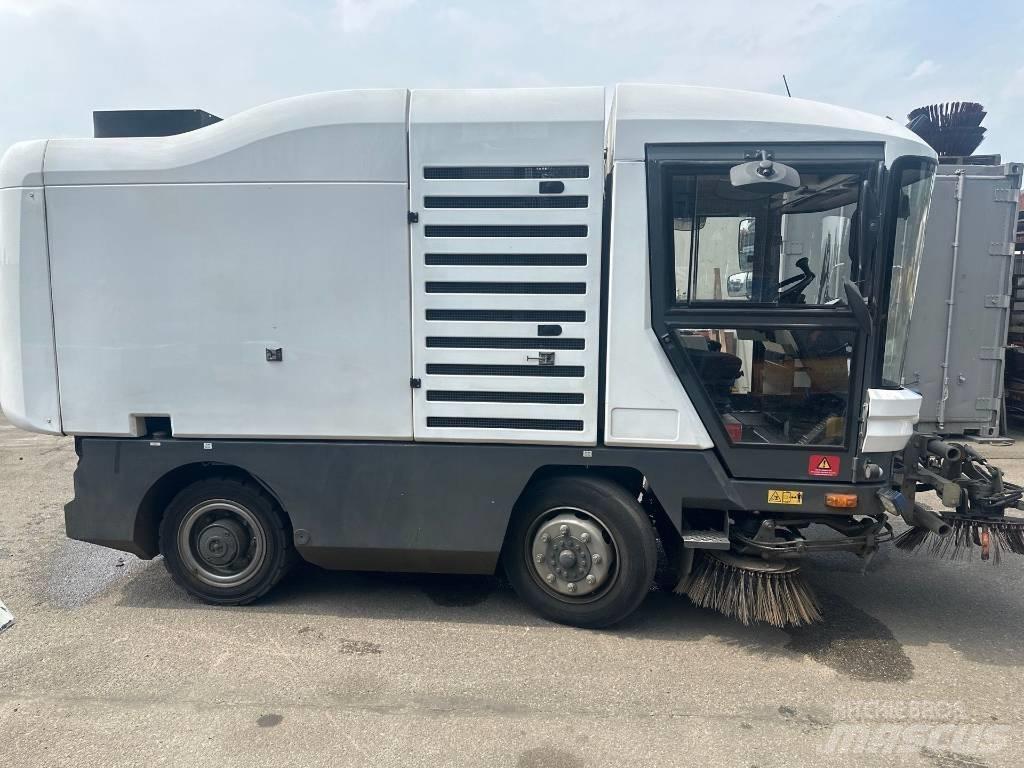 Ravo 540ST 도로 청소차