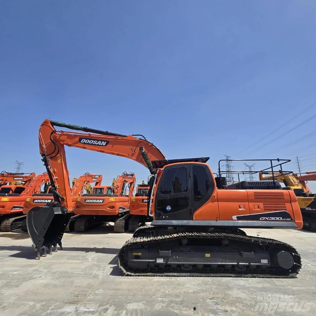 Doosan DX 300 LC 소형 굴삭기 7톤 미만