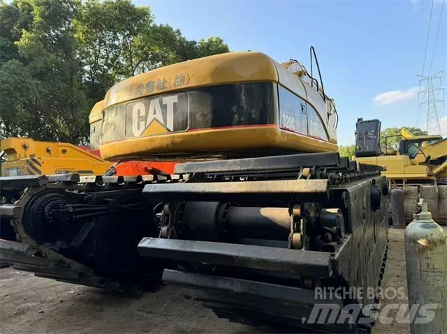 CAT 320 C 수륙양용 굴삭기