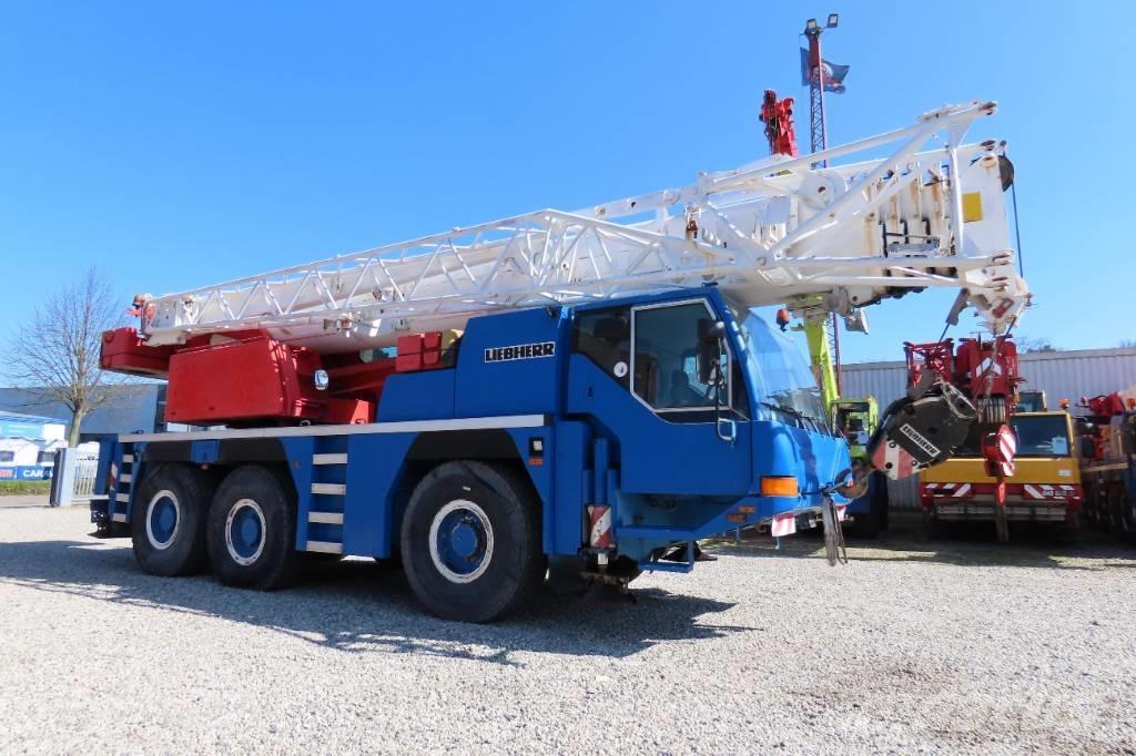 Liebherr LTM 1055-1 A/T 크레인