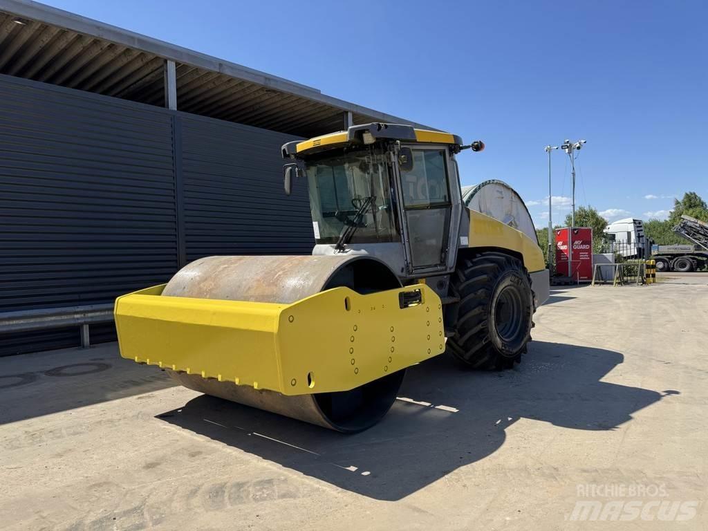 Dynapac CA3500D 싱글 드럼 롤러