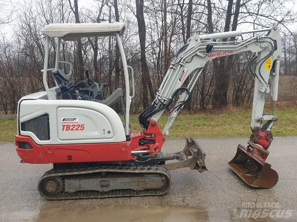 Takeuchi TB 225 소형 굴삭기 7톤 미만