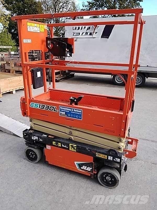 JLG ES 1330 L 가위형 리프트