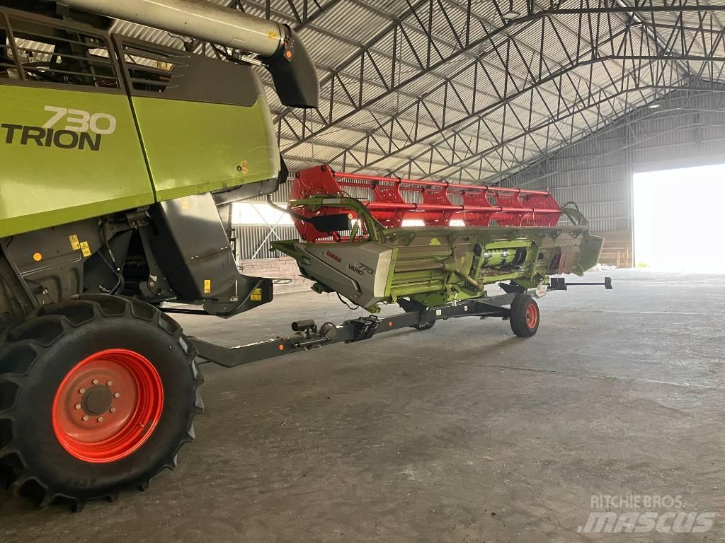CLAAS Trion 730 콤바인 수확기
