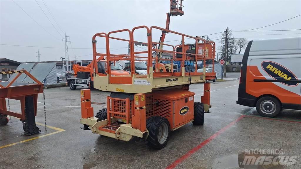 JLG 260MRT B 가위형 리프트