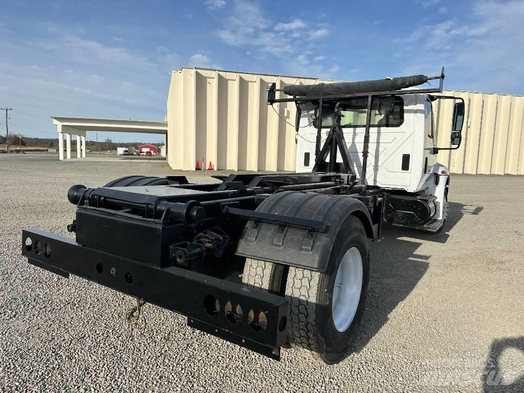 International 4400 폐기물 수거 트럭