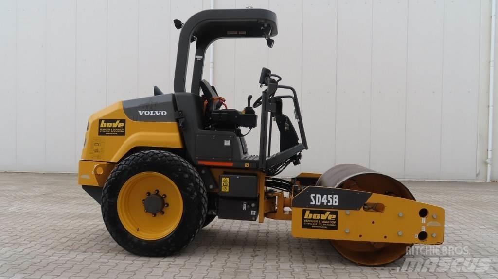 Volvo SD45B 싱글 드럼 롤러