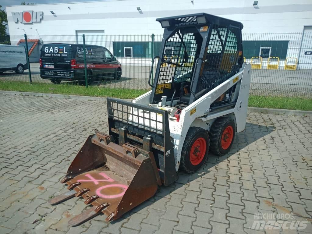 Bobcat S 70  스키드로더