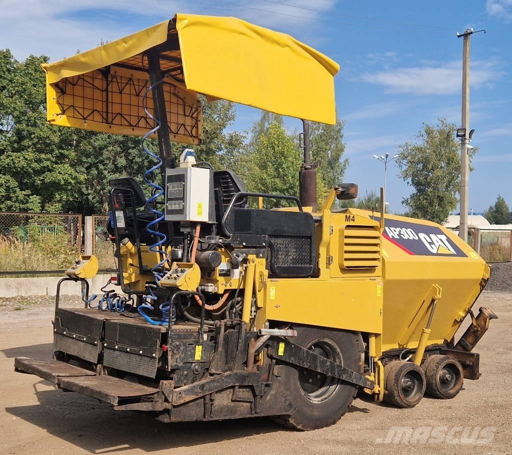 CAT AP300 아스팔트 포장장비