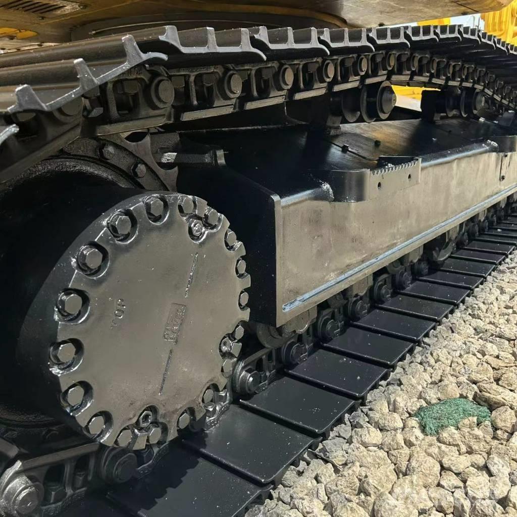 Komatsu PC 200-8 대형 굴삭기 29톤 이상