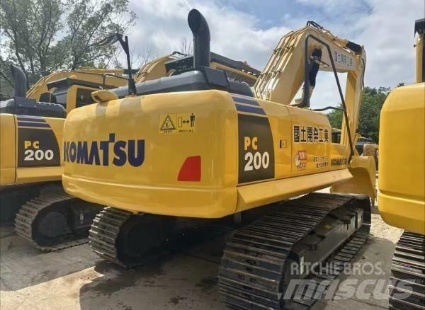 Komatsu PC 200 중형굴삭기 7톤-28톤