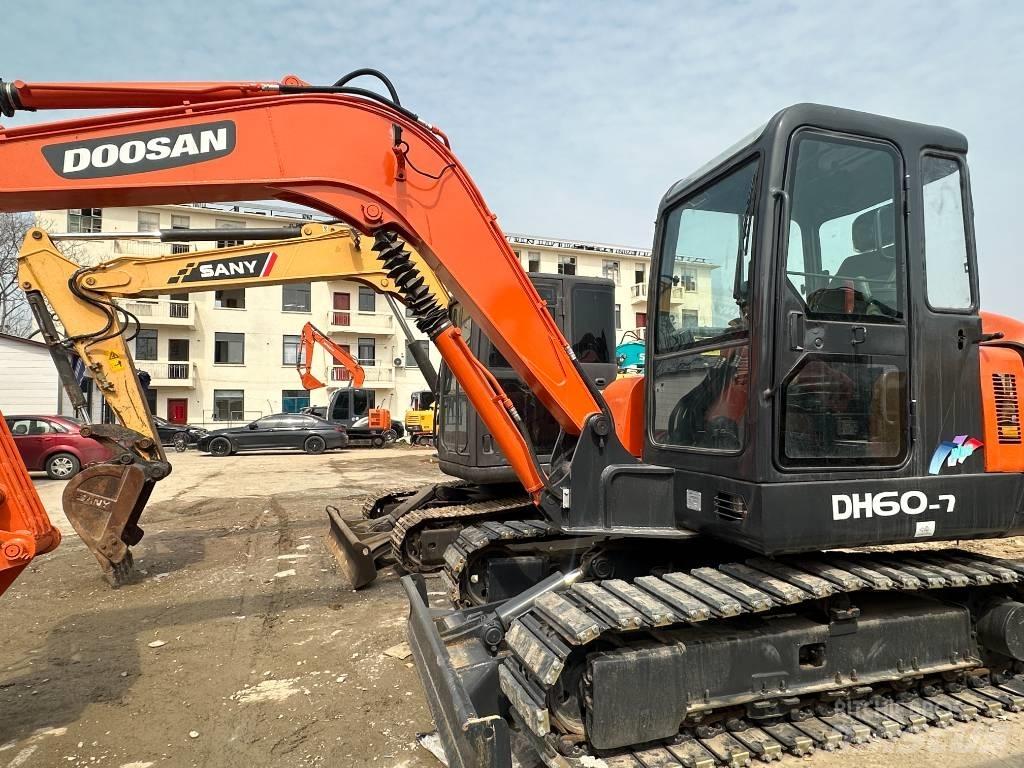 Doosan DH 60 소형 굴삭기 7톤 미만