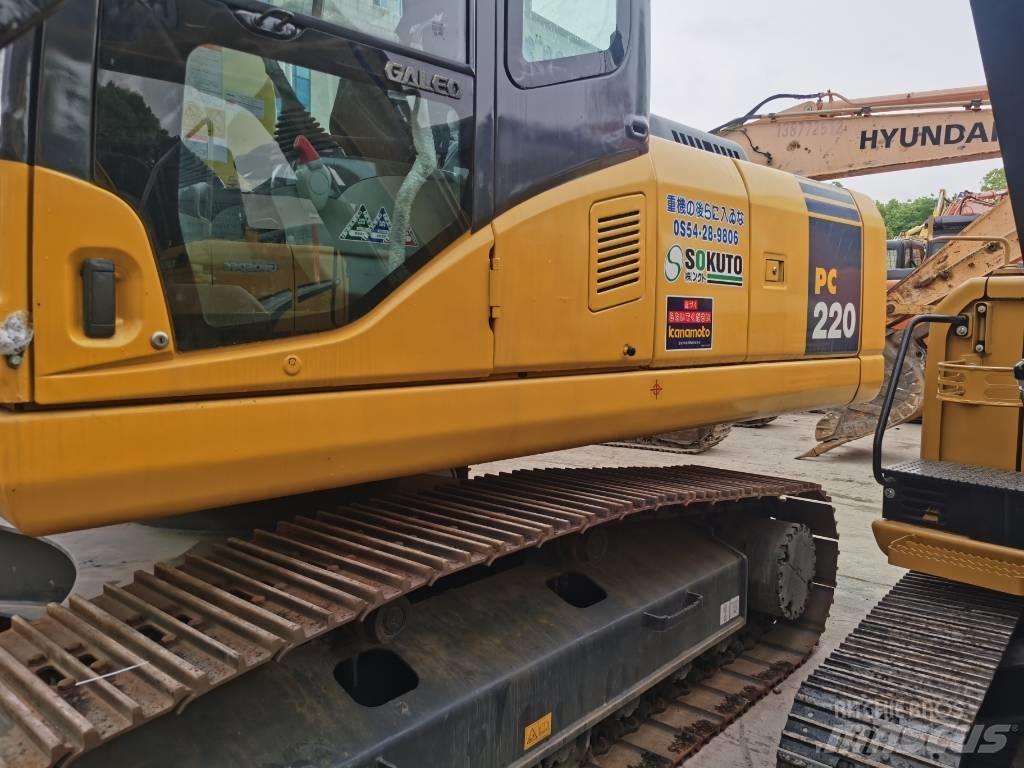 Komatsu PC 220-7 대형 굴삭기 29톤 이상