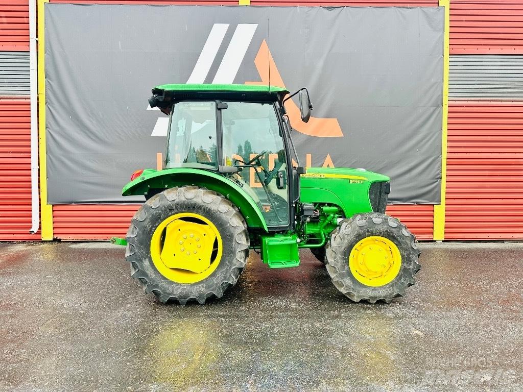 John Deere 5055 E 트랙터