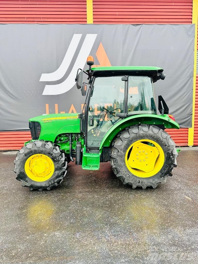 John Deere 5055 E 트랙터
