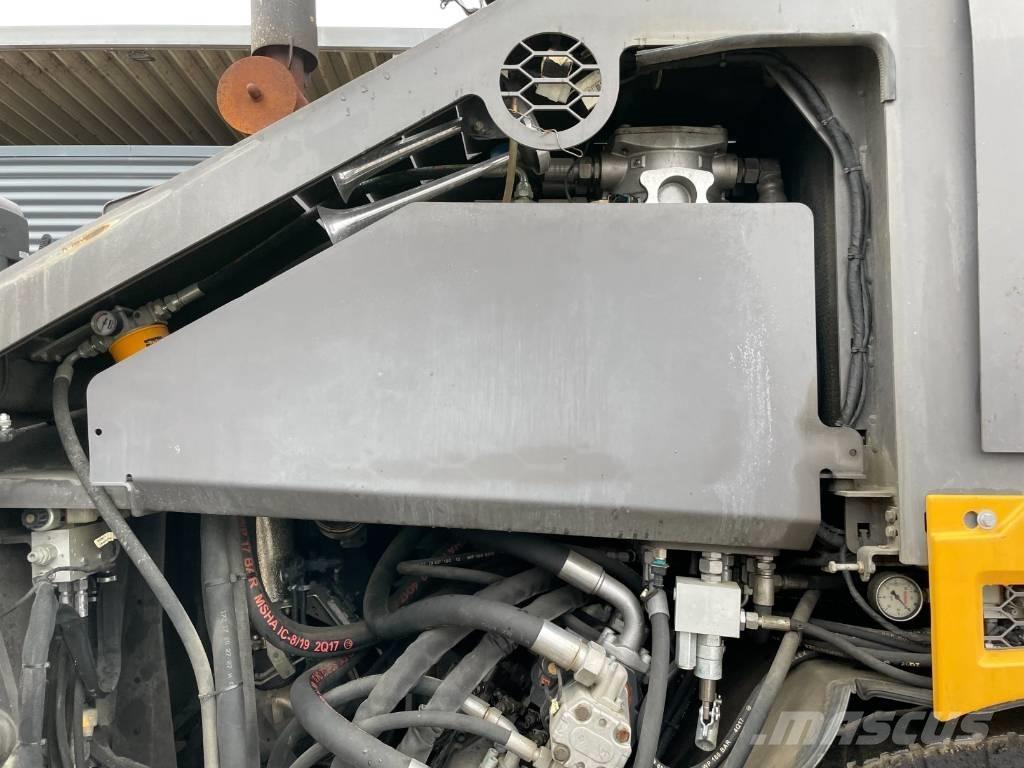 Volvo P6870 ABG 아스팔트 포장장비
