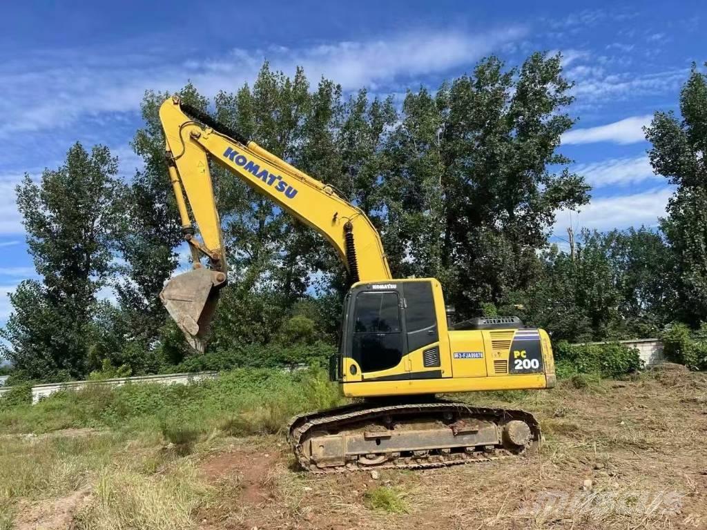Komatsu PC 200 대형 굴삭기 29톤 이상