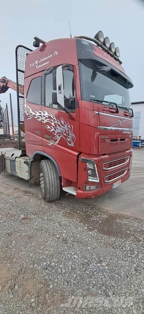 Volvo FH 16 750 목재 트럭