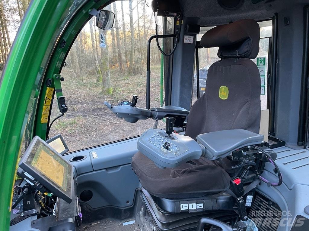 John Deere 1110G 원목 포워더