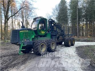 John Deere 1110G 원목 포워더