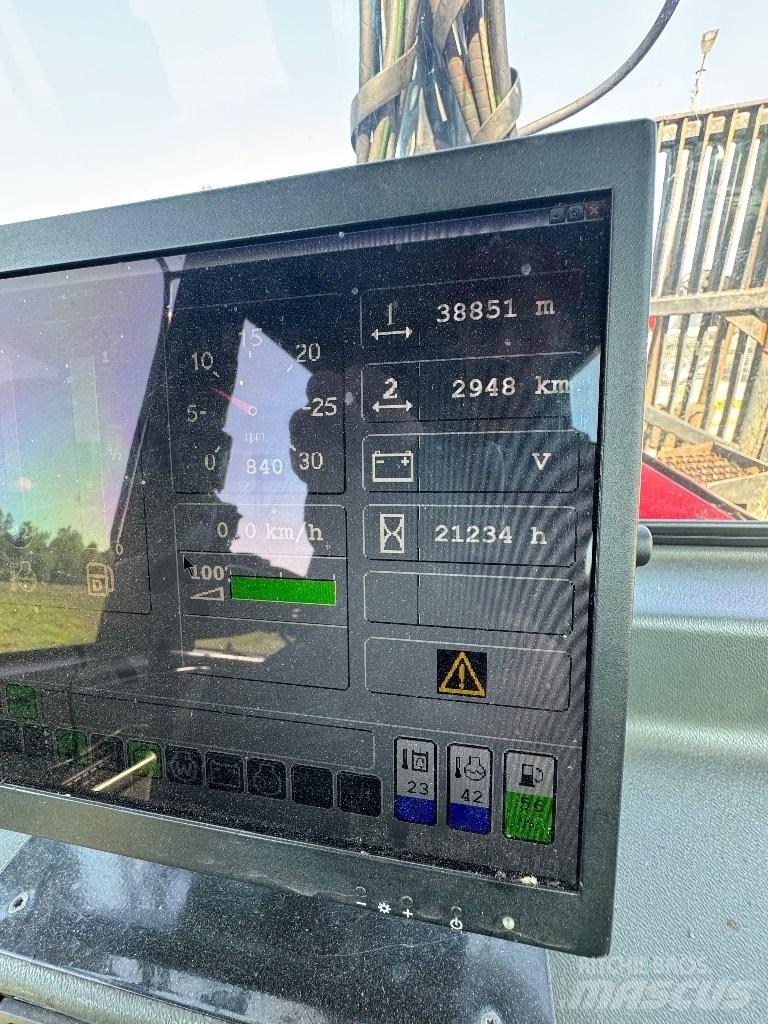 Komatsu 840.4 원목 포워더