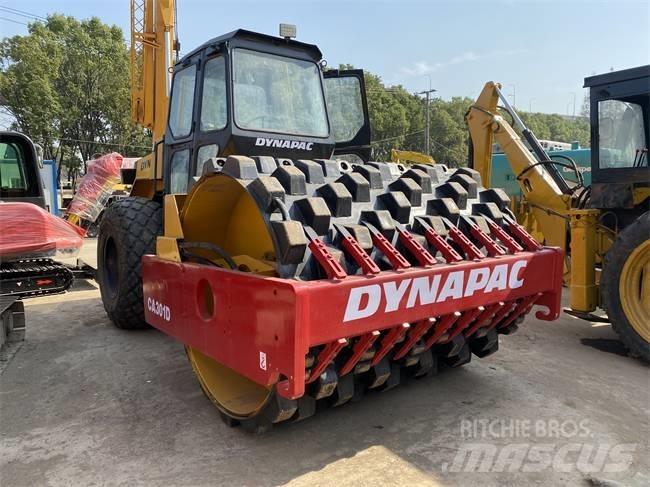 Dynapac CA 301 D 싱글 드럼 롤러