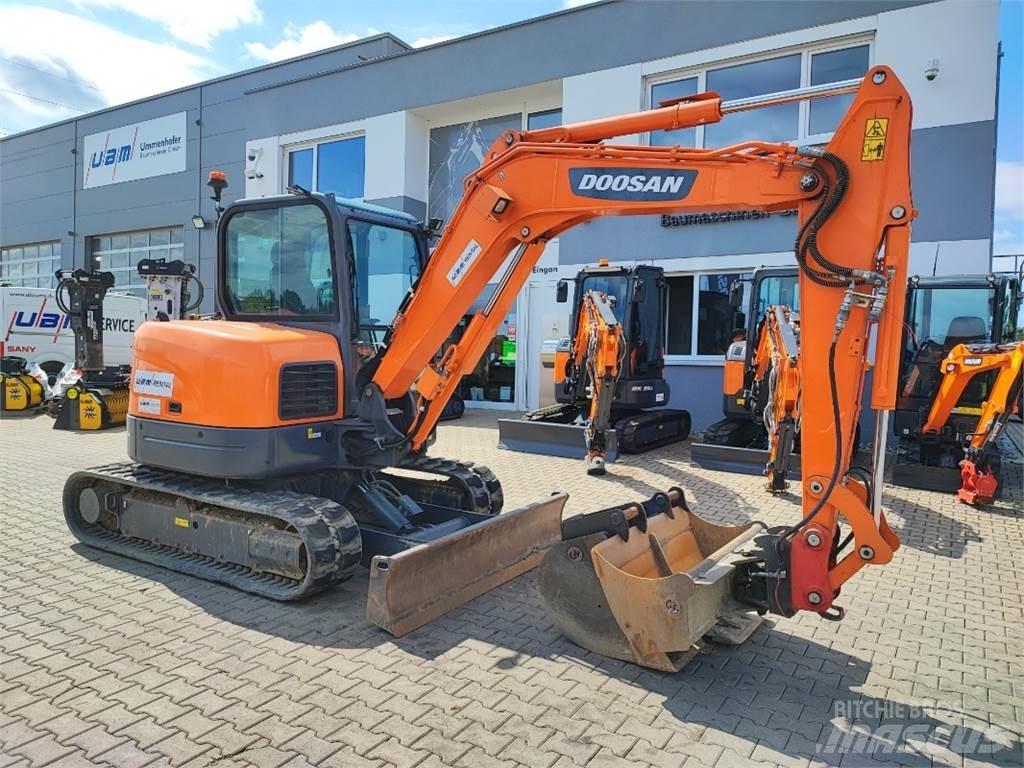 Doosan DX62R-3 소형 굴삭기 7톤 미만