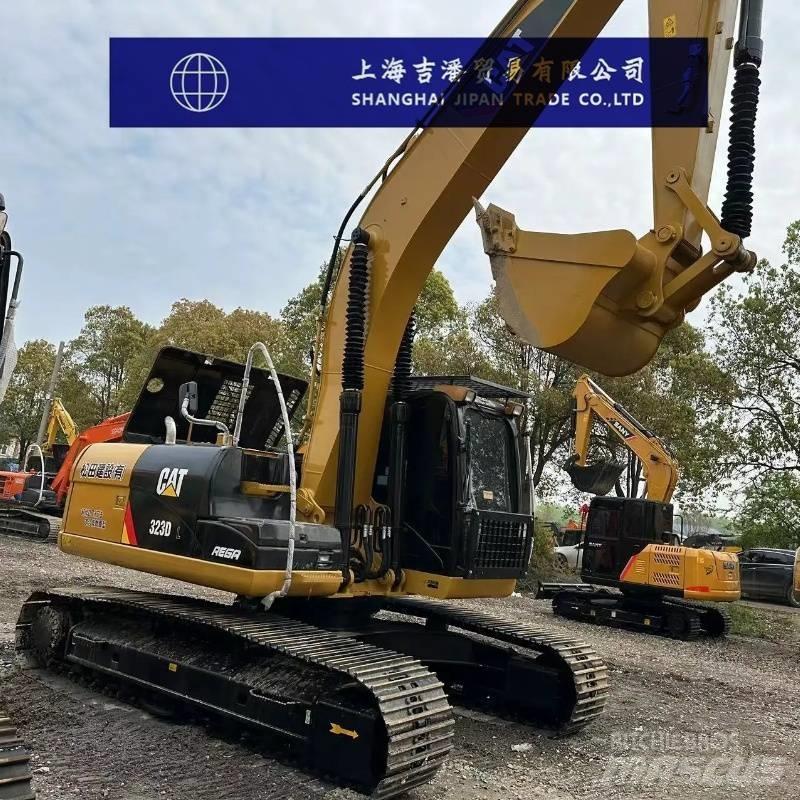 CAT 323 D 대형 굴삭기 29톤 이상