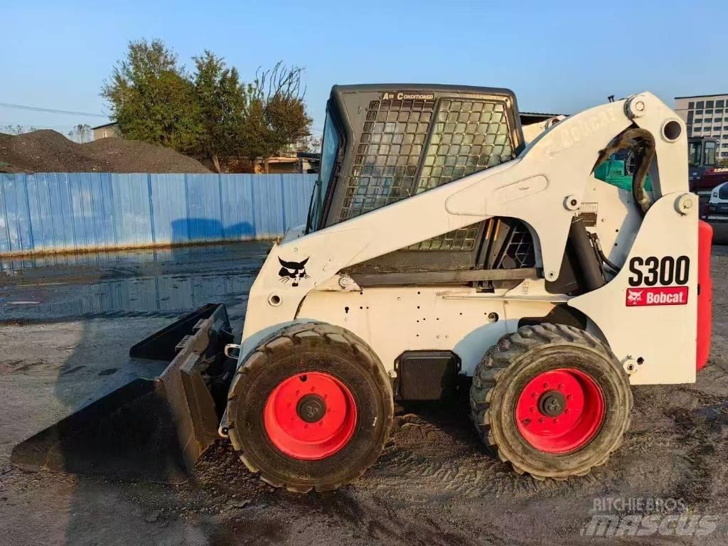 Bobcat S 300  스키드로더