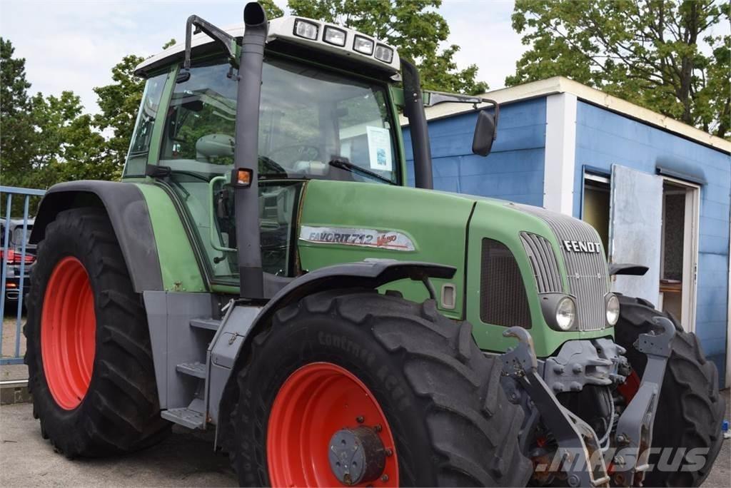 Fendt 712 Vario 트랙터